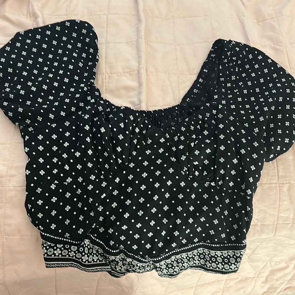 Black crop top blouse